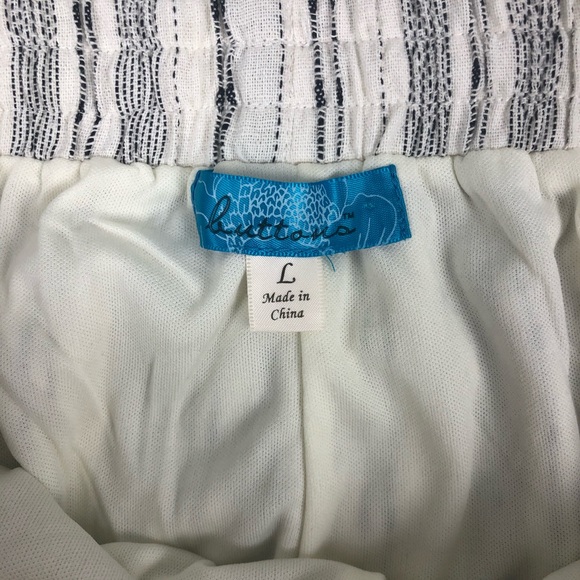 Buttons Aztec Embroidered Fringe Shorts - Picture 4 of 4